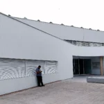 Fachada de un centro de salud en España (Aguilar de Campoo, Palencia)