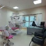 Consulta dental moderna dentro del cuadro médico de un seguro de salud