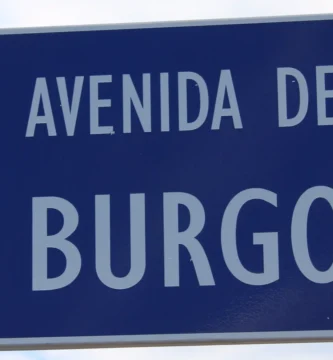 Placa de la avenida de Burgos de Madrid, sede de Caser-Helvetia Seguros