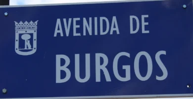 Placa de la avenida de Burgos de Madrid, sede de Caser-Helvetia Seguros