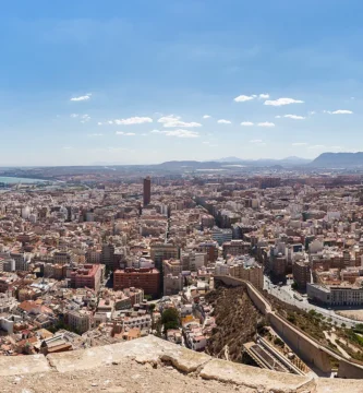 Meridiano Seguros, compañía de seguros de decesos y hogar con sede en Alicante