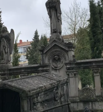 Panteones del cementerio de Santa Isabel en Vitoria-Gasteiz, donde las aseguradoras de decesos gestionan las sepulturas