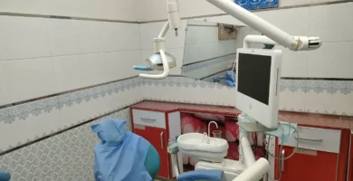 Sillón dental en la consulta de una clínica odontológica