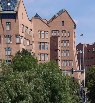 Sede central de ING en Amsterdam, obra de Alberts y Van Huut