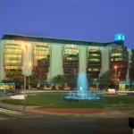 Edificio corporativo de Banco Sabadell en Sabadell, sede de la entidad que comercializa el seguro de vida de Sabadell